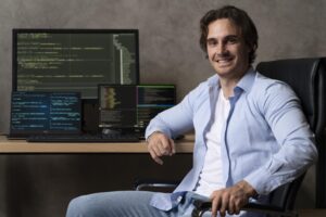 Programador De Tiro Medio Sentado Na Cadeira - PAVON | Contabilidade em São Paulo
