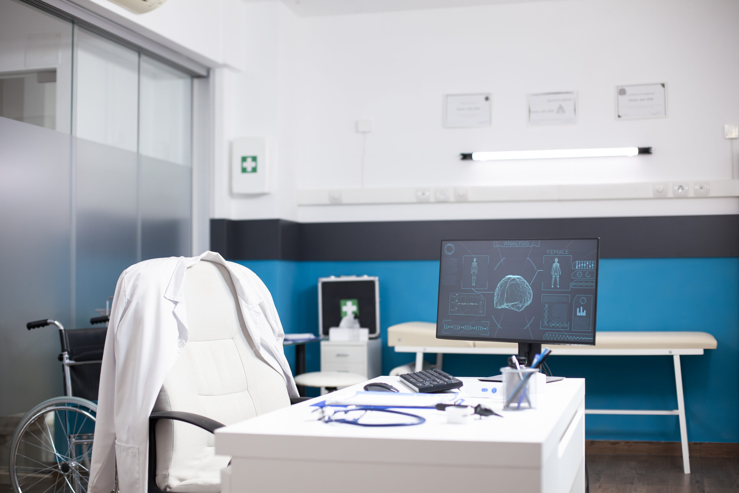 Desktop Pc With Brain And Body Imaging - PAVON | Contabilidade em São Paulo